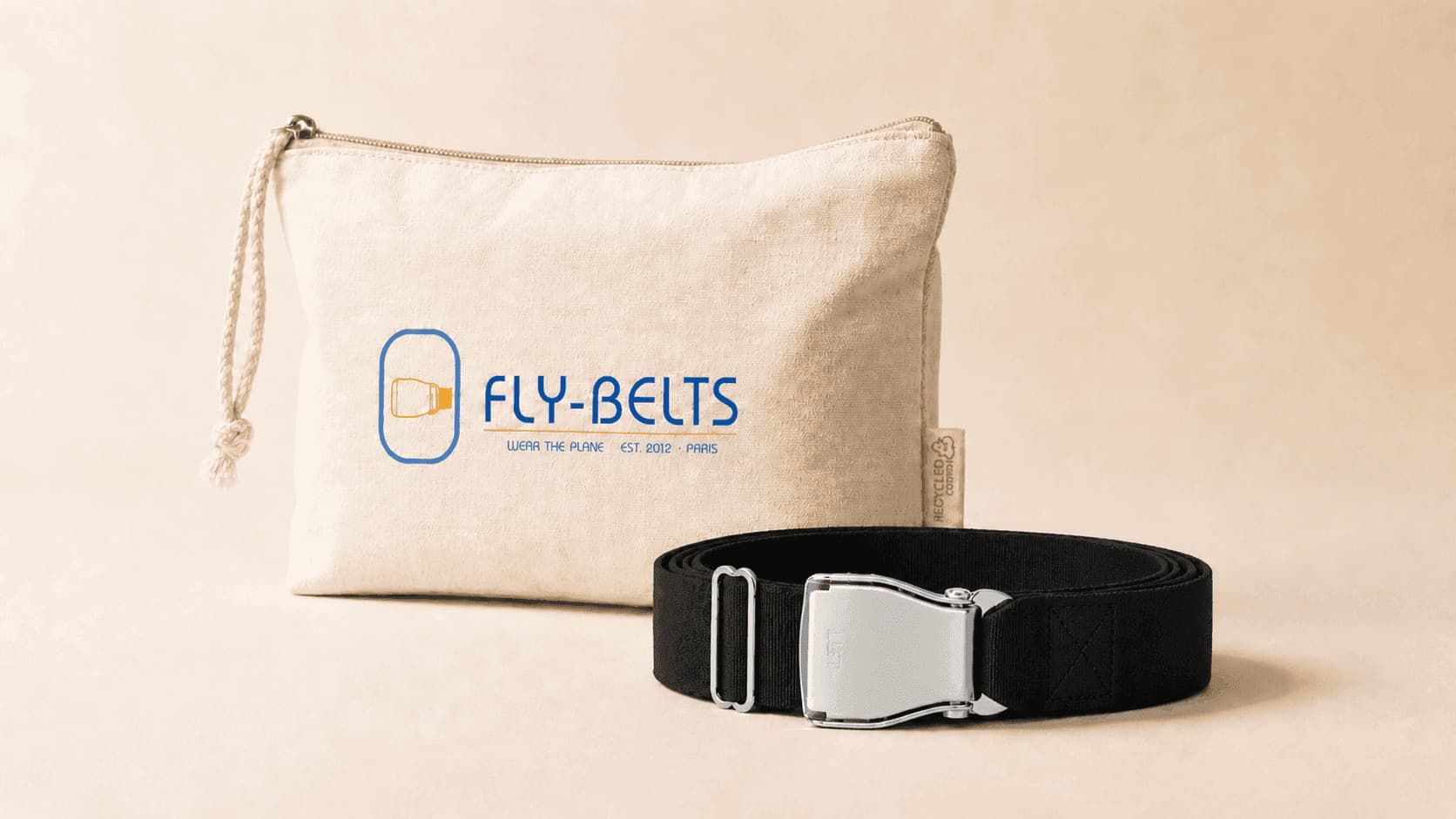 Fly-Belts Etui in Schwarz mit Gürtel auf Aviation-Hintergrund